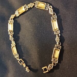 Elegant Gold Tone Rectangular Stone Bracelet - Vintage 7.5 In 50s Piece. Unisex
